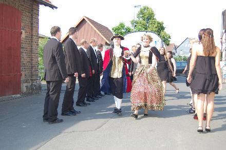 Das Festpaar Romina Bechtold und Johannes Lippert samt Gefolge. 